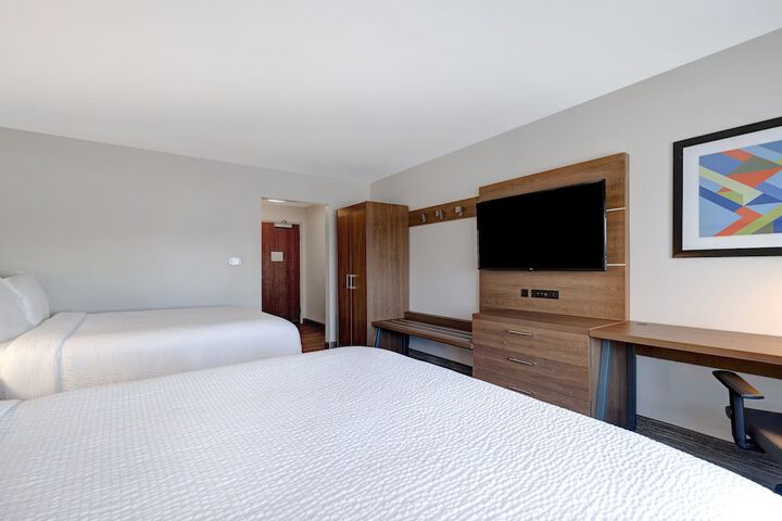Holiday Inn Express & Suites Grand Rapids South - Wyoming by IHG
