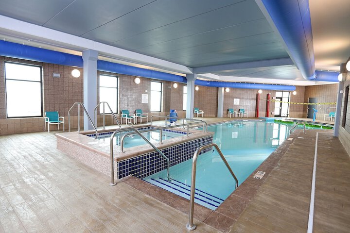 Holiday Inn & Suites Sioux Falls - Airport by IHG