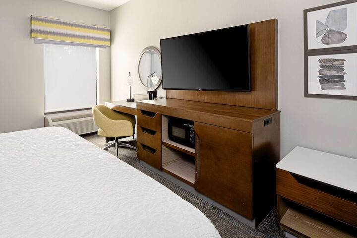 Room 26 of 74