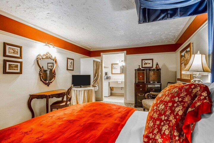 Room 19 of 48