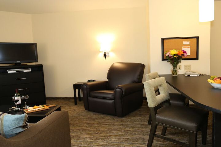 Candlewood Suites East Lansing by IHG