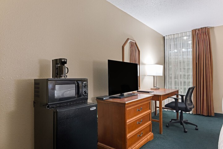 Room 11 of 22