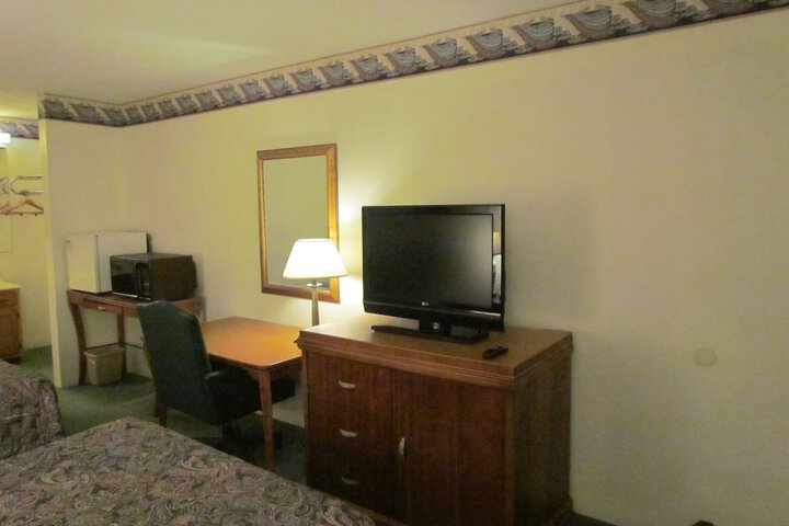 Room 9 of 11