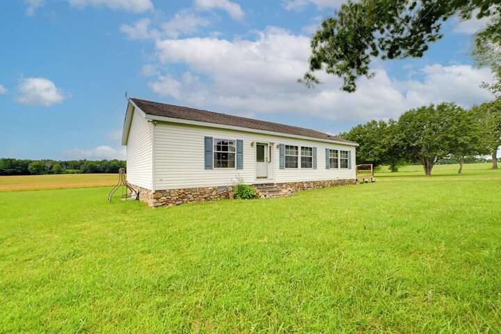 Warm & Inviting Family Home - 2 Mi to Golf Course!