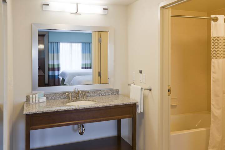 Hampton Inn & Suites Minneapolis West / Minnetonka