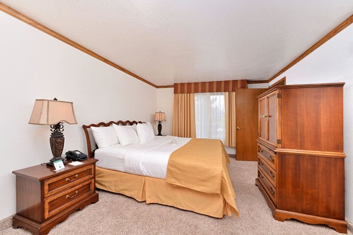 Room 6 of 31
