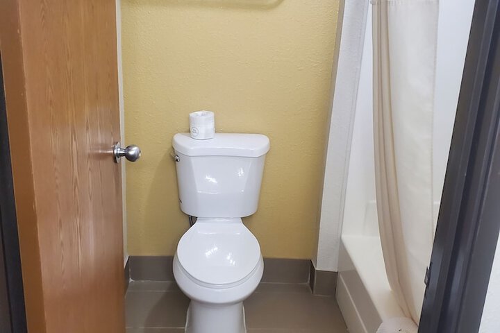 Room 12 of 36