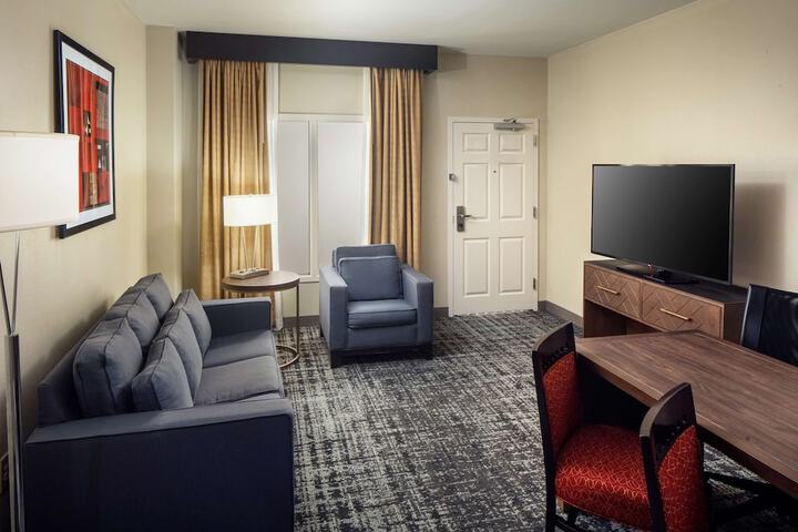 Room 10 of 32