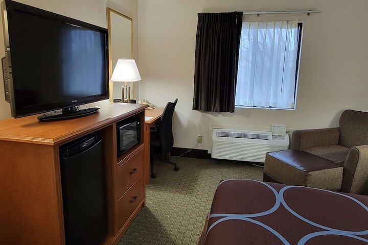 Room 27 of 42