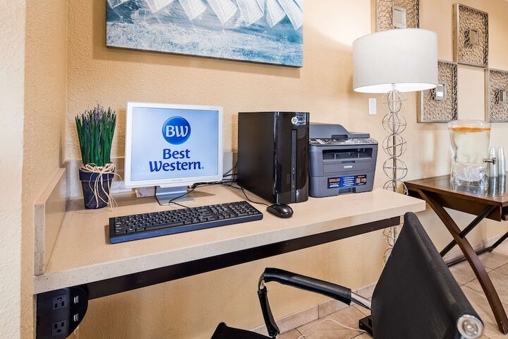 Business Center 12 of 12