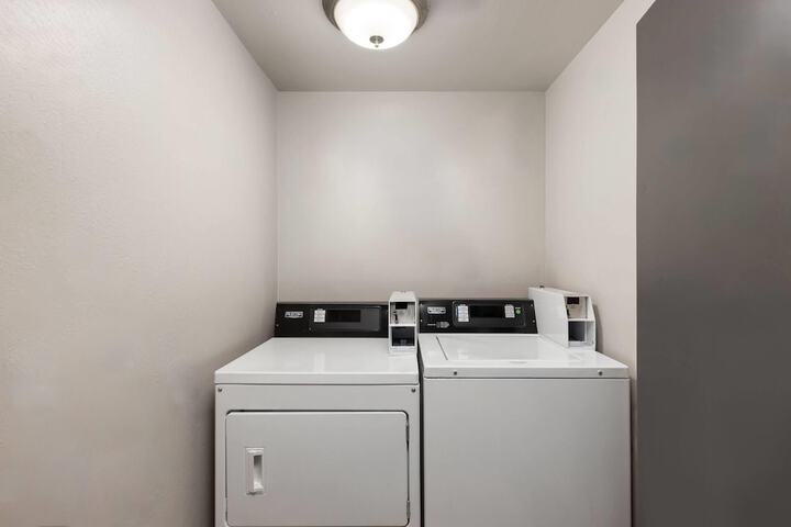 Basecamp Puyallup a Travelodge by Wyndham
