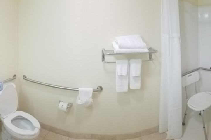Room 27 of 60