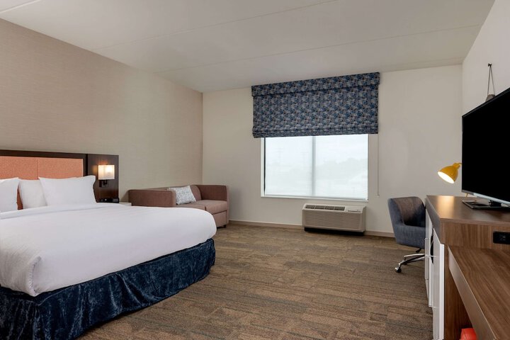 Room 11 of 32