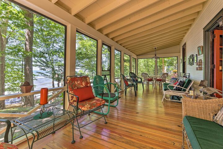 Douglas whispering Winds Cottage w / Beach!