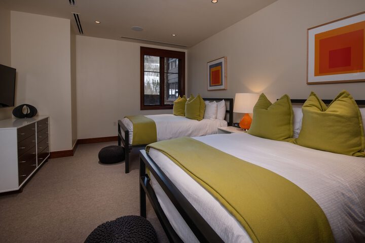 Room 45 of 158