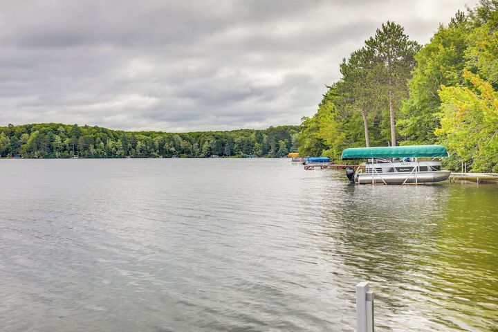 Lakefront Rhinelander Cottage w / Private Dock!