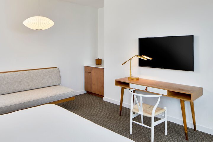 Room 40 of 107