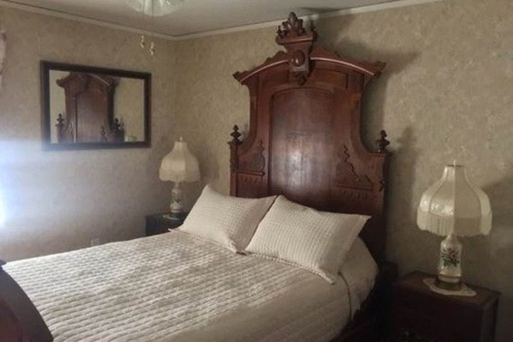 Room 28 of 79