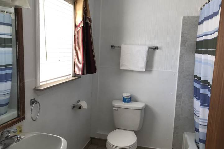 Room 21 of 32