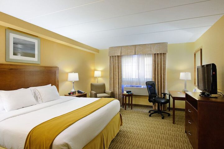 Room 8 of 14