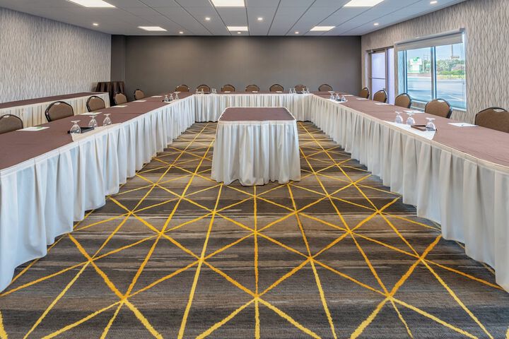 Holiday Inn & Suites Wausau-Rothschild by IHG