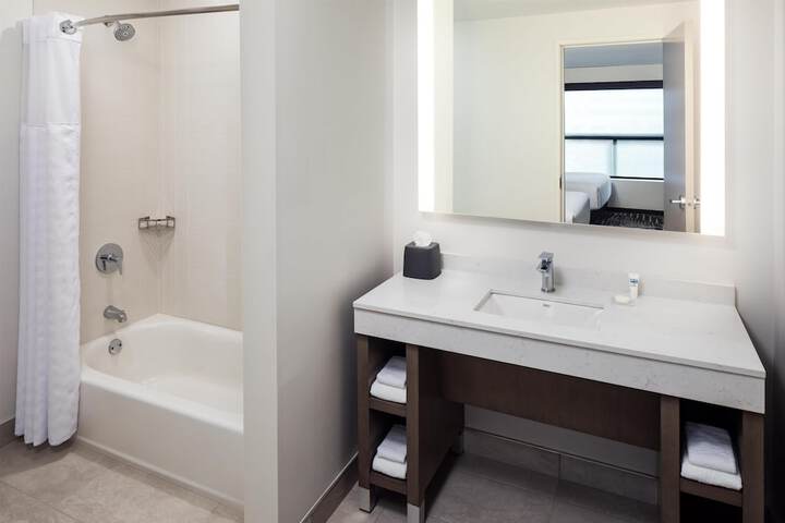Hyatt House Royal Oak / Birmingham