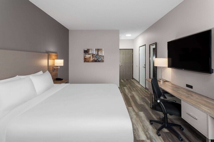 Links Bos Landen Hotel & Spa of Pella Trademark by Wyndham