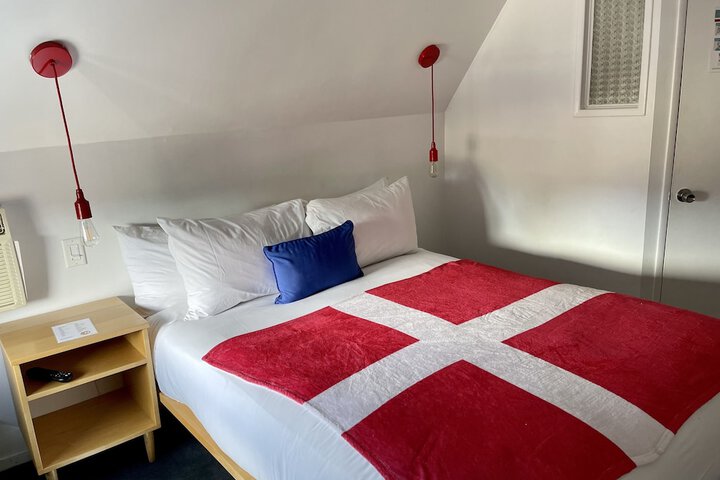 Room 7 of 25