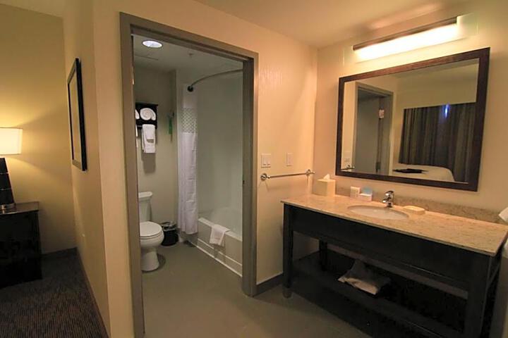 Hampton Inn and Suites Airdrie