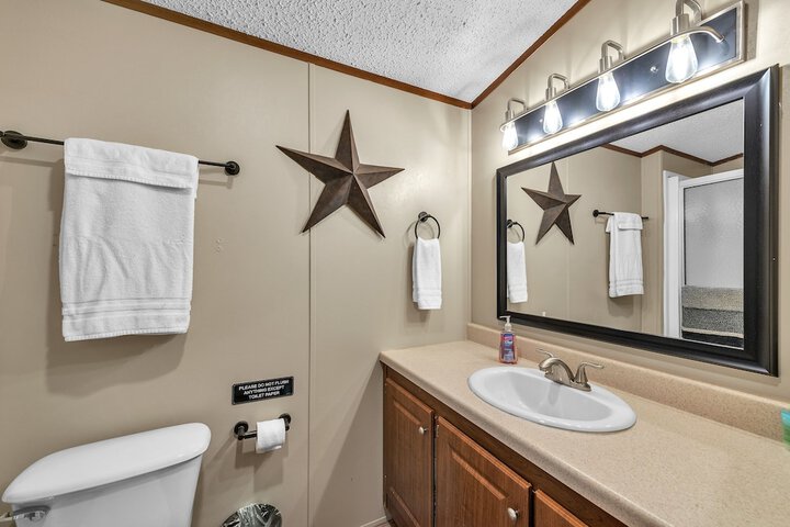 Waterfront Lodge - 4 Bedroom Lodge by The Lodges at Fossil Creek