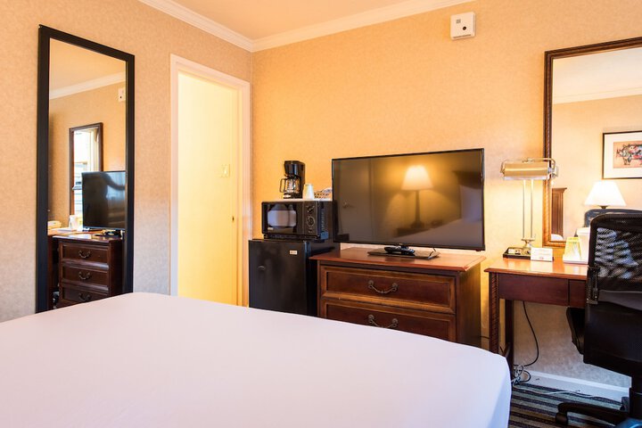 Room 21 of 25