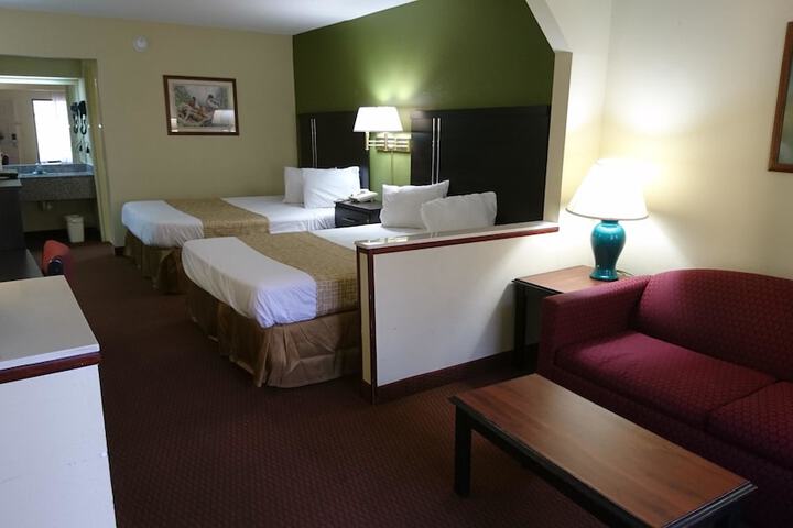 Room 8 of 34