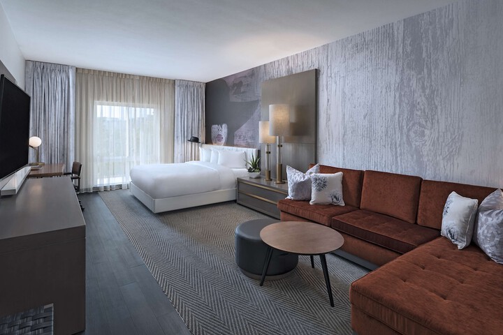 Room 21 of 34