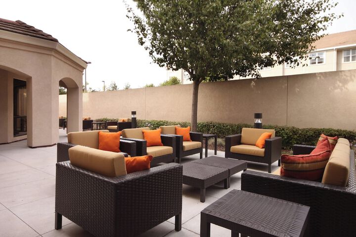 Courtyard by Marriott Salinas Monterey