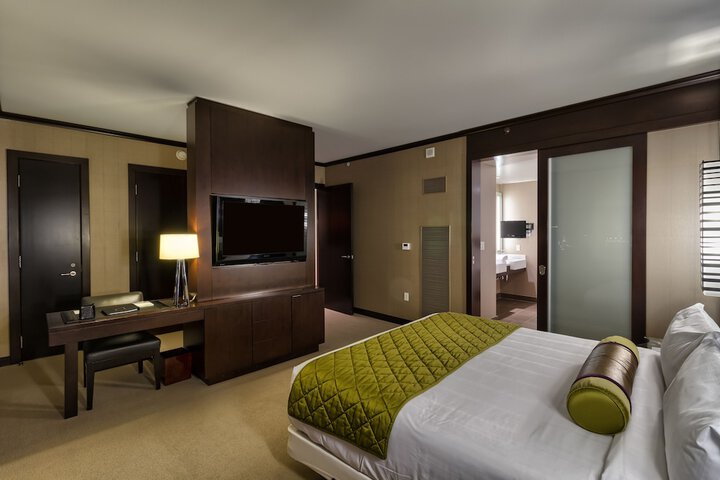 Room 44 of 122