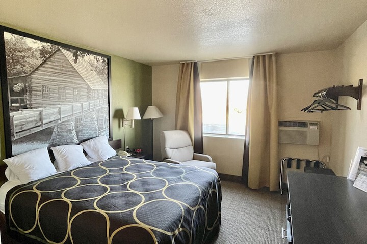 Super 8 by Wyndham Macon