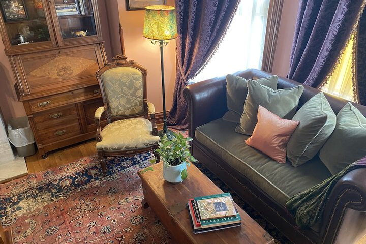Vineyard Mansion & Carriage House Bed & Breakfast