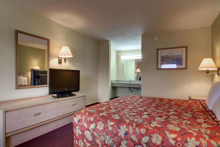 Room 7 of 15