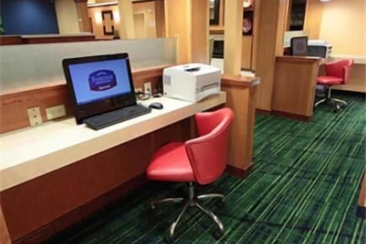 Business Center 26 of 26