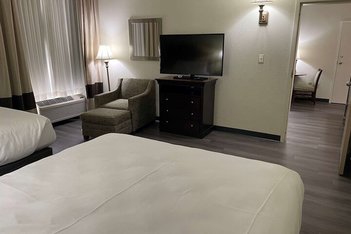 Room 92 of 141
