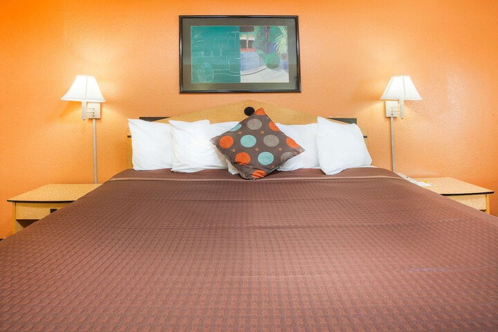 Room 14 of 15