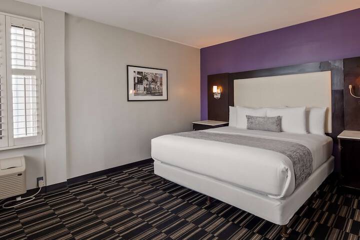 Room 14 of 25
