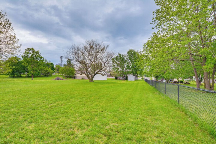 Walk to Restaurants: Stockton Home w / Game Room