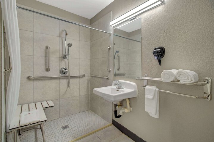 Room 19 of 28