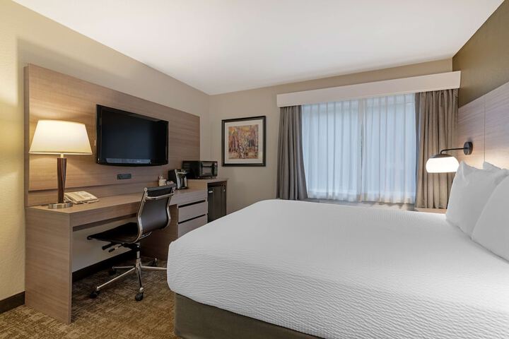 Best Western Plus Windjammer Inn & Conference Center