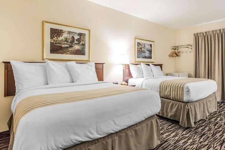 Econo Lodge New Liskeard ON