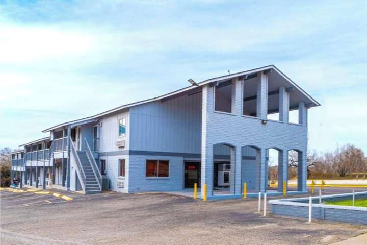 Regency Inn Three Rivers I-37