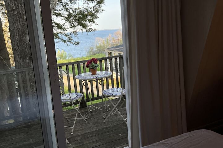 High Tide Inn