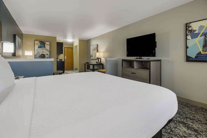 Room 14 of 30