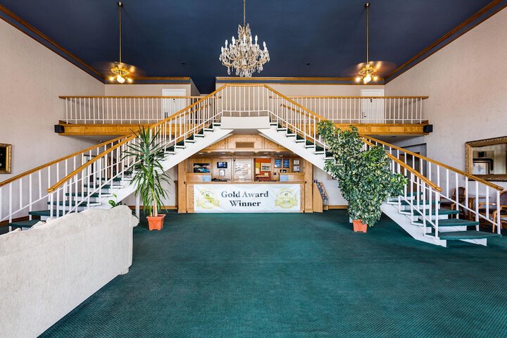 Hotel Interior 10 of 27